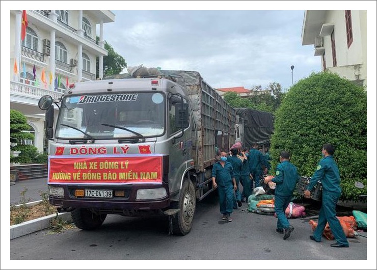 1.000 tấn hàng hỗ trợ Covid-19 của người dân Thanh Hóa lên tàu biển vào TP HCM | Hùng Vương